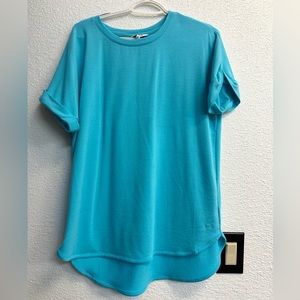 Crown & Ivy capped sleeve tee lot